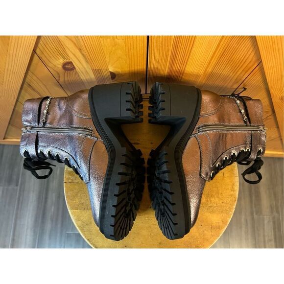 Pop Yeardly Pewter Combat Ankle Boots Metallic Lug Sole Chain Womens 6.5 NWOT - Picture 5 of 7